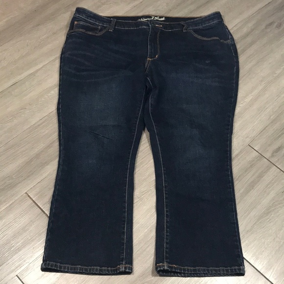 Universal Thread Bootcut Crop DarkWash size 16W - Picture 1 of 7